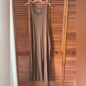 NWOT Soft Surroundings Maxi Dress. Brown sleeveless with pockets.